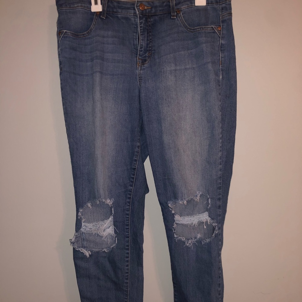Vintage ripped mom jeans